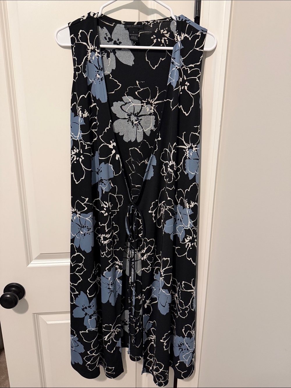 The Limited size Small Flowy Black Floral Sleeveless Duster Blue White Blooms